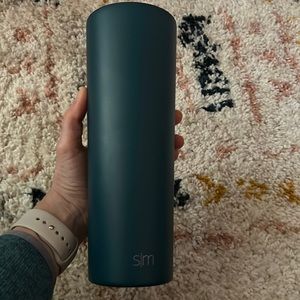 Simple Modern 28 ounce hot/cold cup.